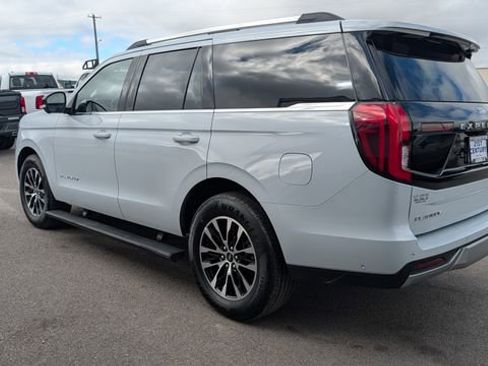 Used 2025 Ford Expedition Platinum AWD/4WD image 11