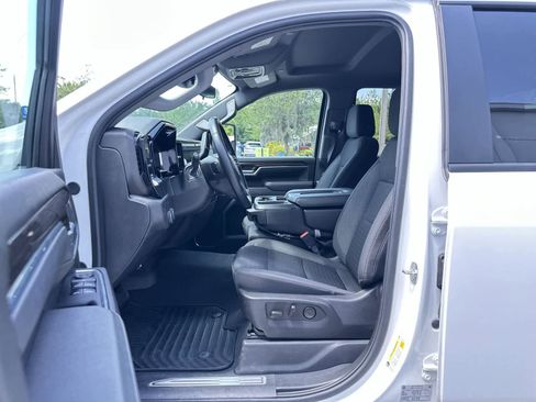 Used 2025 Chevrolet Silverado 2500 LT w/ Convenience Package AWD/4WD image 2