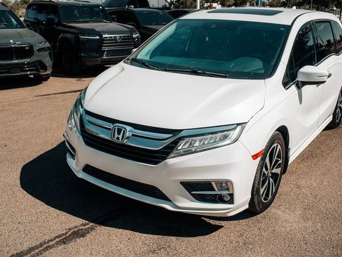 Used 2018 Honda Odyssey Elite image 12