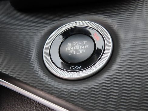 New 2025 Jeep Grand Cherokee Altitude image 12