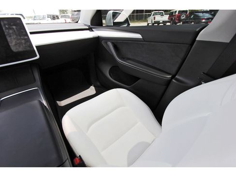 Used 2024 Tesla Model Y Performance AWD/4WD image 12