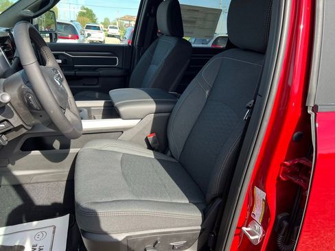 New 2026 RAM 2500 Big Horn AWD/4WD image 30