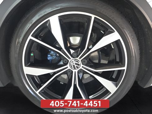 Used 2022 Volkswagen Tiguan SEL R-Line AWD/4WD image 10