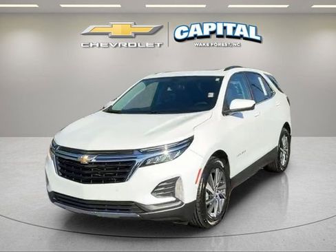 Used 2022 Chevrolet Equinox LT FWD image 1