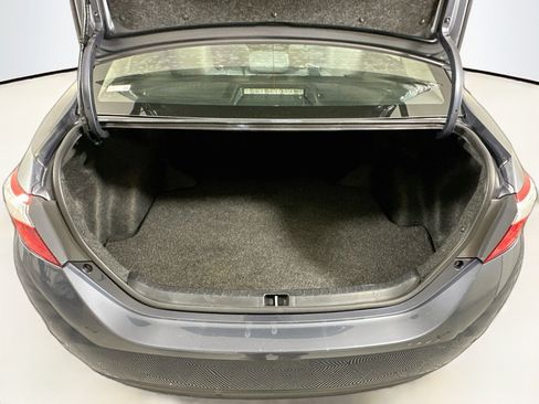 Used 2015 Toyota Corolla LE FWD image 27