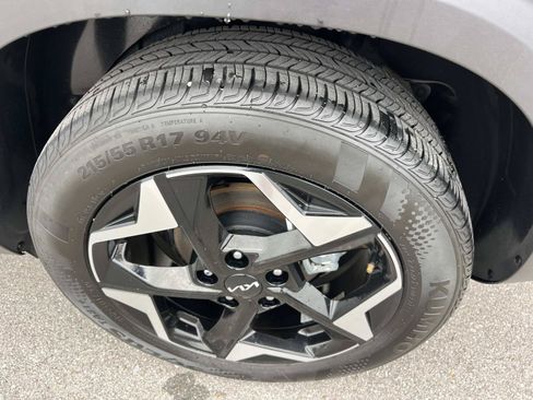 Used 2025 Kia Seltos S FWD image 11