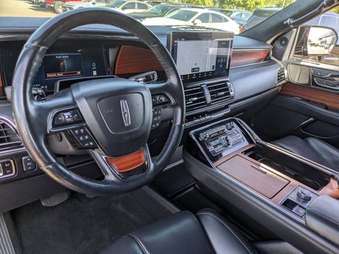 Used 2024 Lincoln Navigator L 4WD image 21
