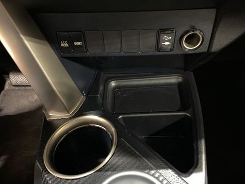 Used 2013 Toyota RAV4 XLE FWD image 36