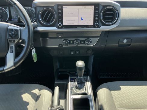 Used 2020 Toyota Tacoma SR5 image 17