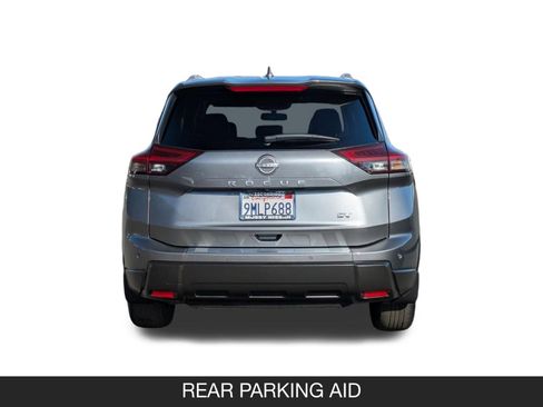 Used 2024 Nissan Rogue SV w/ SV Premium Package image 9