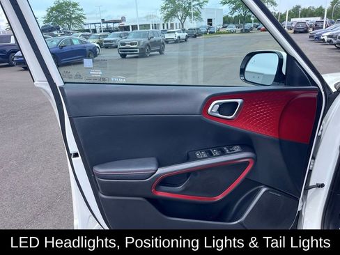 Used 2023 Kia Soul GT-Line w/ GT-Line Technology Package FWD image 8