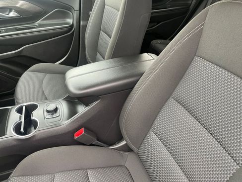 Used 2024 GMC Terrain SLE image 41