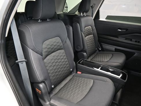 Used 2022 Nissan Pathfinder SV w/ SV Premium Package image 43