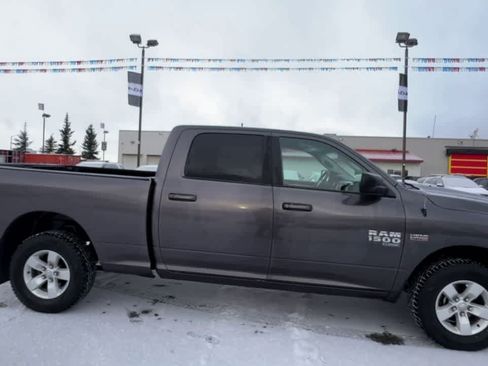 Used 2019 RAM 1500 Classic SLT AWD/4WD image 9