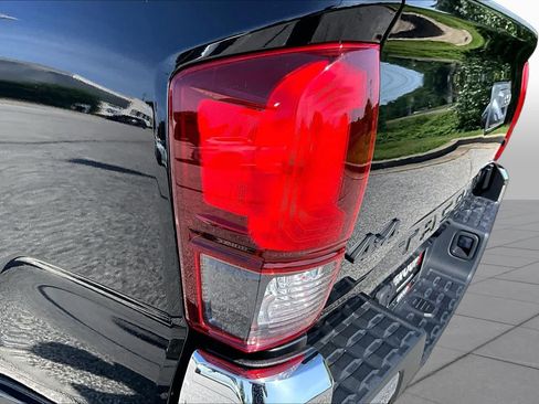 Used 2023 Toyota Tacoma SR5 AWD/4WD image 28