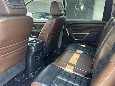 Used 2017 Nissan Titan Platinum Reserve AWD/4WD image 28