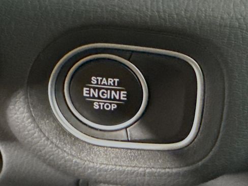 Used 2025 Mercedes-Benz GLE 450e 4MATIC image 21