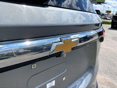 Used 2023 Chevrolet Traverse LS FWD image 9