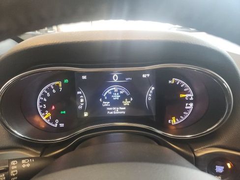 Used 2021 Jeep Grand Cherokee Laredo X AWD/4WD image 27