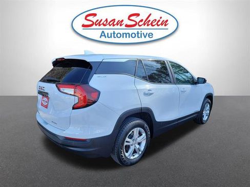 Used 2024 GMC Terrain SLE image 20