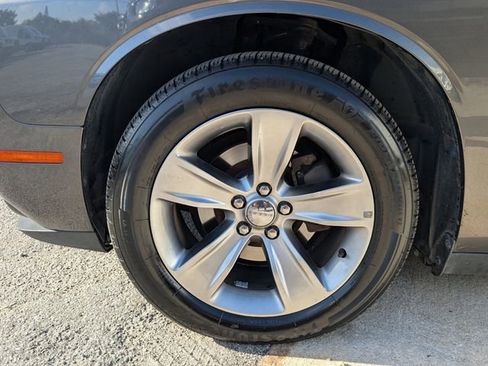 Used 2018 Dodge Challenger SXT image 19