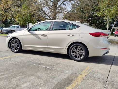 Used 2018 Hyundai Elantra SEL w/ Cargo Package image 5