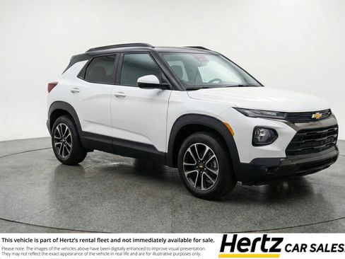 Used 2025 Chevrolet TrailBlazer LT FWD image 1