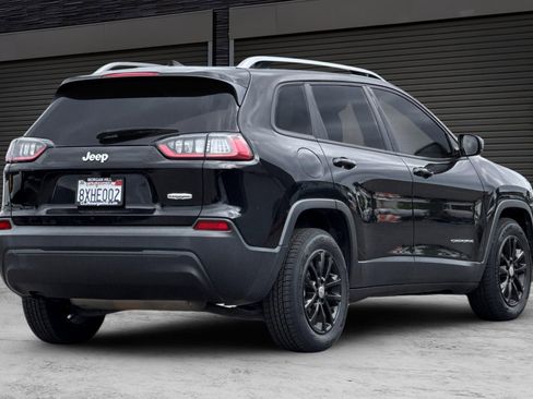 Used 2021 Jeep Cherokee Latitude FWD image 4