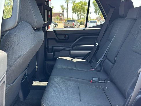 Used 2025 Toyota 4Runner SR5 AWD/4WD image 30
