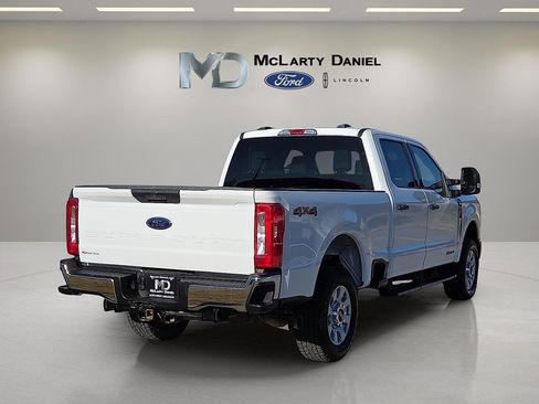 Certified 2024 Ford F250 XLT image 5