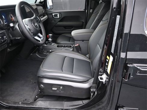 New 2025 Jeep Wrangler Sahara image 12