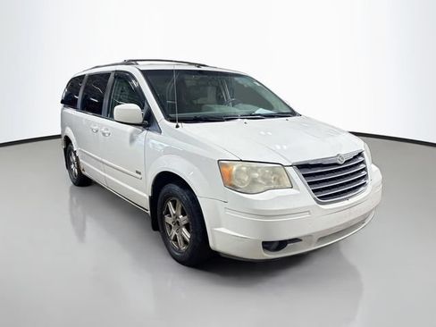 Used 2008 Chrysler Town & Country Touring FWD image 3