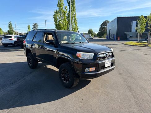 Used 2010 Toyota 4Runner Limited AWD/4WD image 3