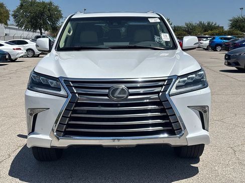 Used 2019 Lexus LX 570 4WD w/ Luxury Package image 2