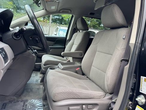 Used 2016 Honda Odyssey SE image 16