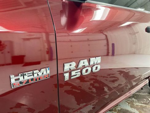 Used 2017 RAM 1500 Express RWD image 23