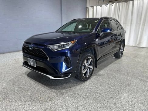 Used 2021 Toyota RAV4 SE w/ Weather & Moonroof Package AWD/4WD image 5