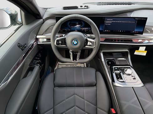 New 2026 BMW i7 xDrive60 AWD/4WD image 16