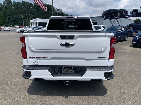 Used 2024 Chevrolet Silverado 1500 RST w/ Redline Edition AWD/4WD image 2