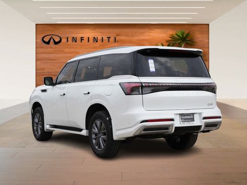 New 2026 INFINITI QX80 Pure image 5