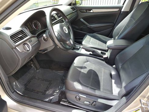 Used 2015 Volkswagen Passat TDI SE image 19