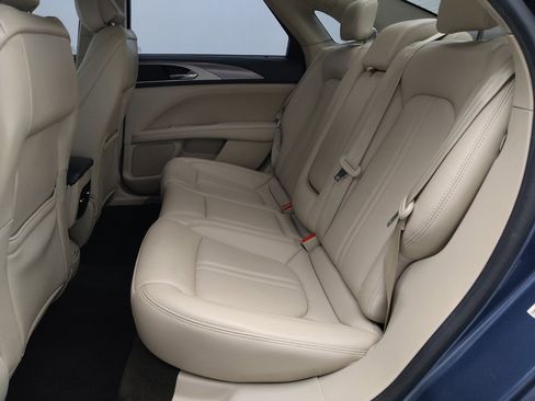 Used 2019 Lincoln MKZ Premiere FWD image 18