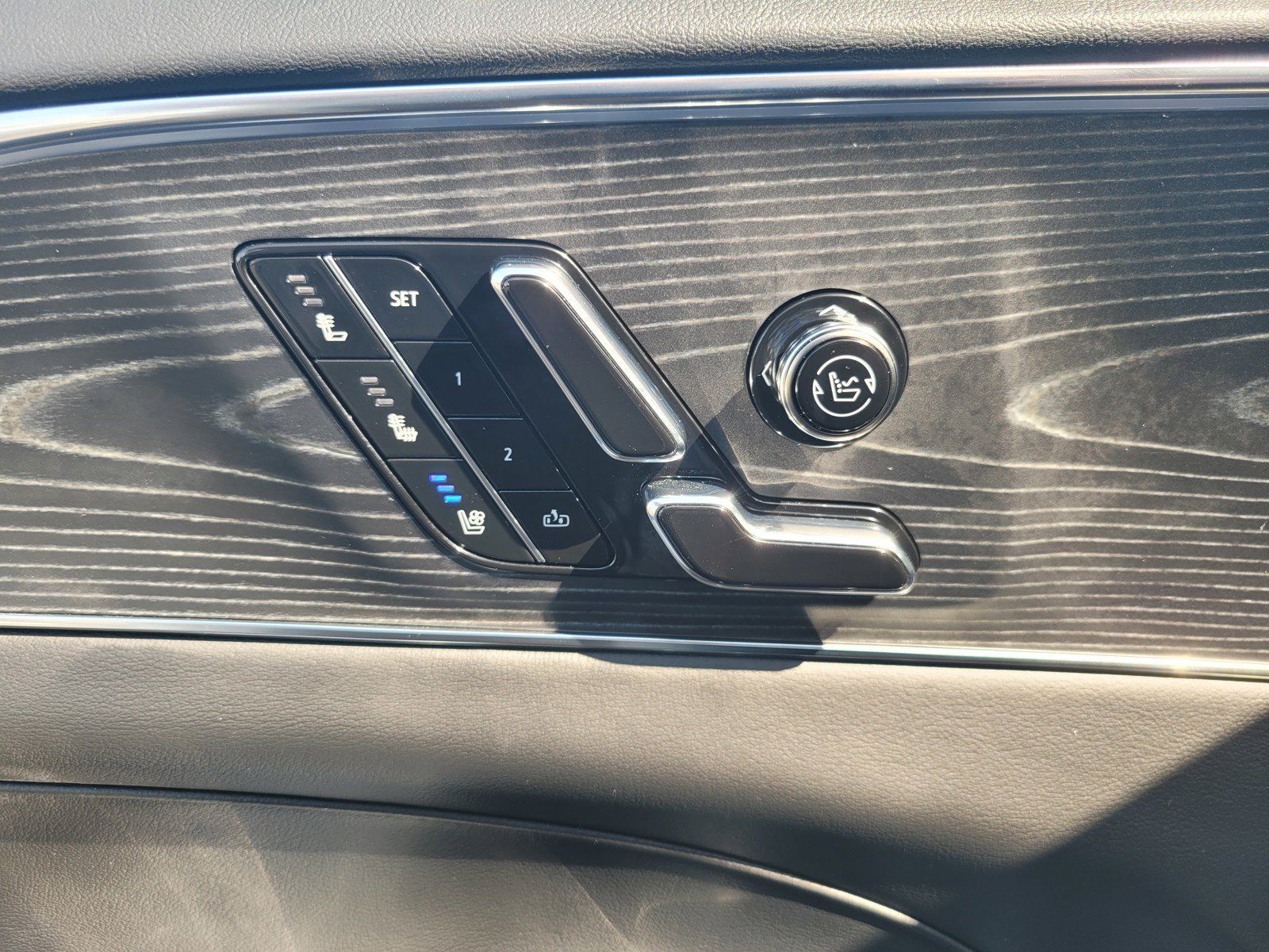 Certified 2024 Cadillac Lyriq Sport AWD/4WD image 15