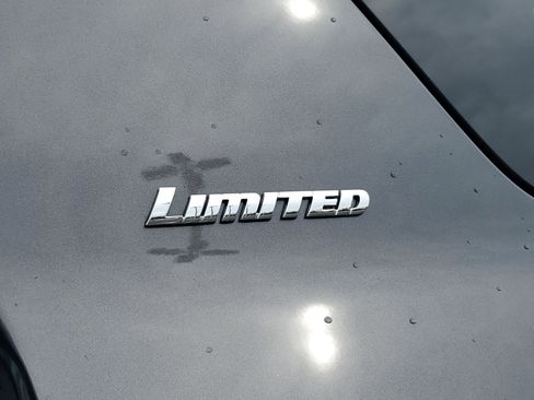 Used 2016 Toyota 4Runner Limited image 10