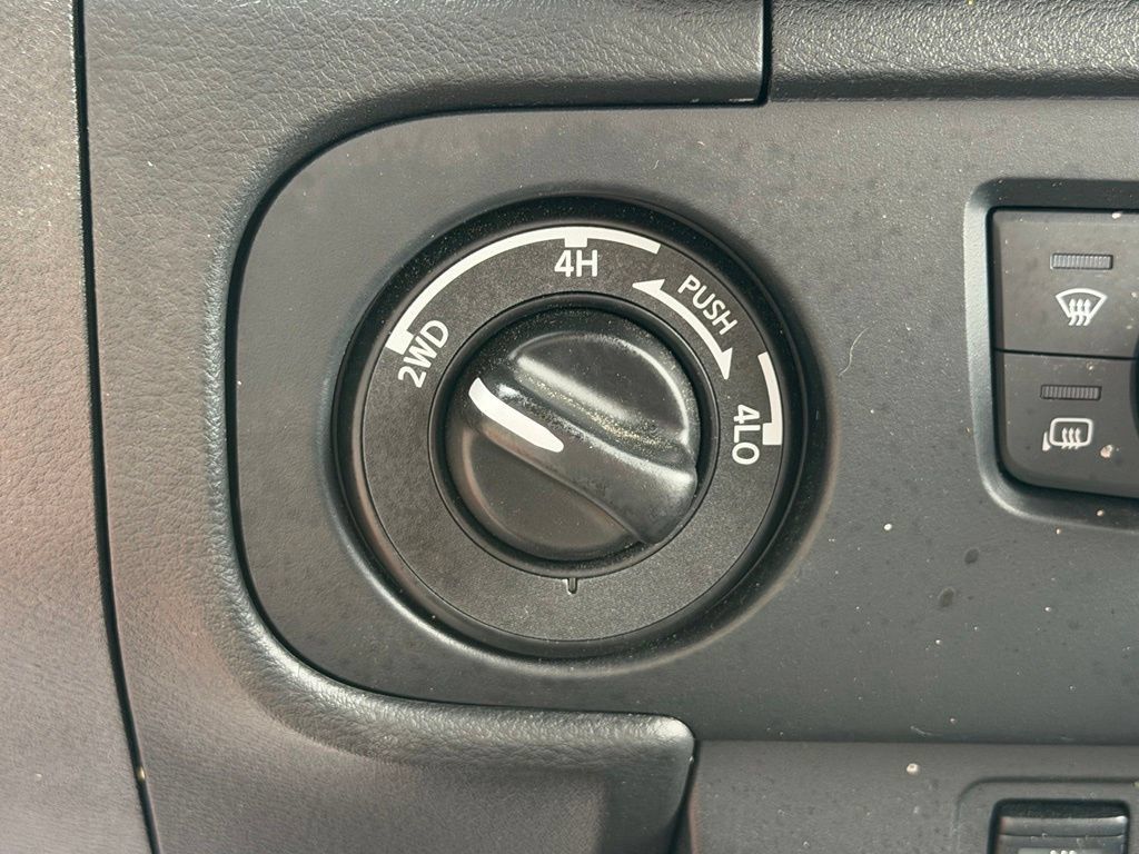 Used 2026 Nissan Frontier SV w/ SV Convenience Package AWD/4WD image 16
