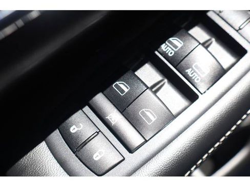 Used 2017 Jeep Grand Cherokee Limited AWD/4WD image 12