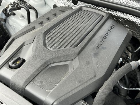 Certified 2025 Porsche Macan Turbo image 35