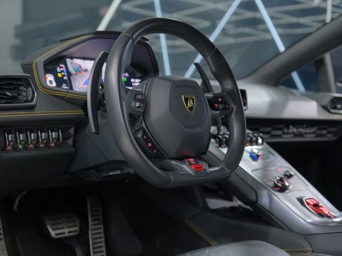 Used 2019 Lamborghini Huracan LP 580-2 image 37