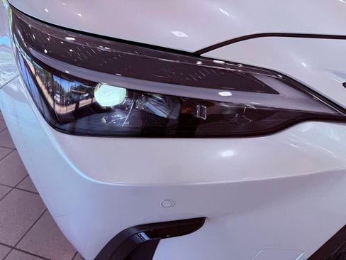 Used 2025 Lexus NX 250 FWD w/ Accessory Package (Z2) image 15