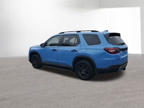 Used 2023 Honda Pilot TrailSport image 6